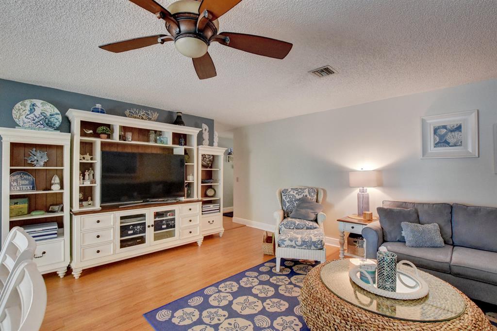 INDIAN TRAIL ESTATES UNIT 1 IS IN LAMANCHA - Residential