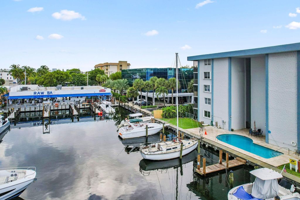 Photo of 1424 SE 15th Street #24, Fort Lauderdale, FL 33316 (MLS # F10531501)