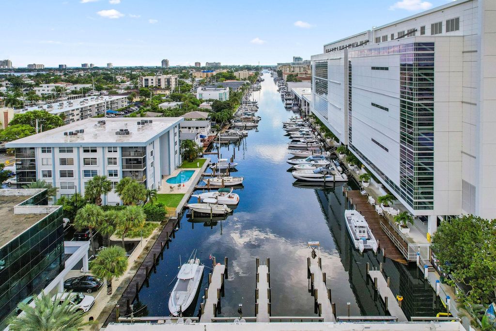 Photo of 1424 SE 15th Street #24, Fort Lauderdale, FL 33316 (MLS # F10531501)