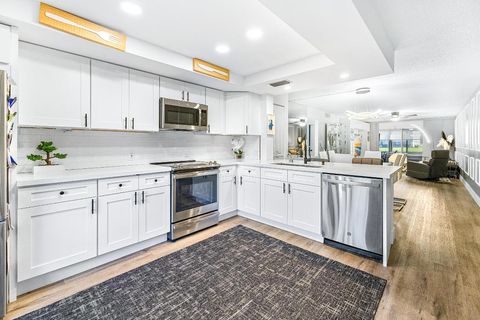 1018 Guildford A Boca Raton FL 33434