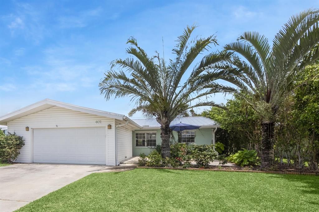 Photo of 401 Riverside Drive Dr, Palm Beach Gardens, FL 33410 (MLS # R10800546)