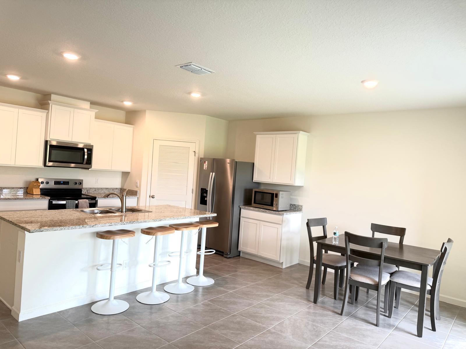 MORNINGSIDE PALM BREEZES CLUB 2B - Residential Lease