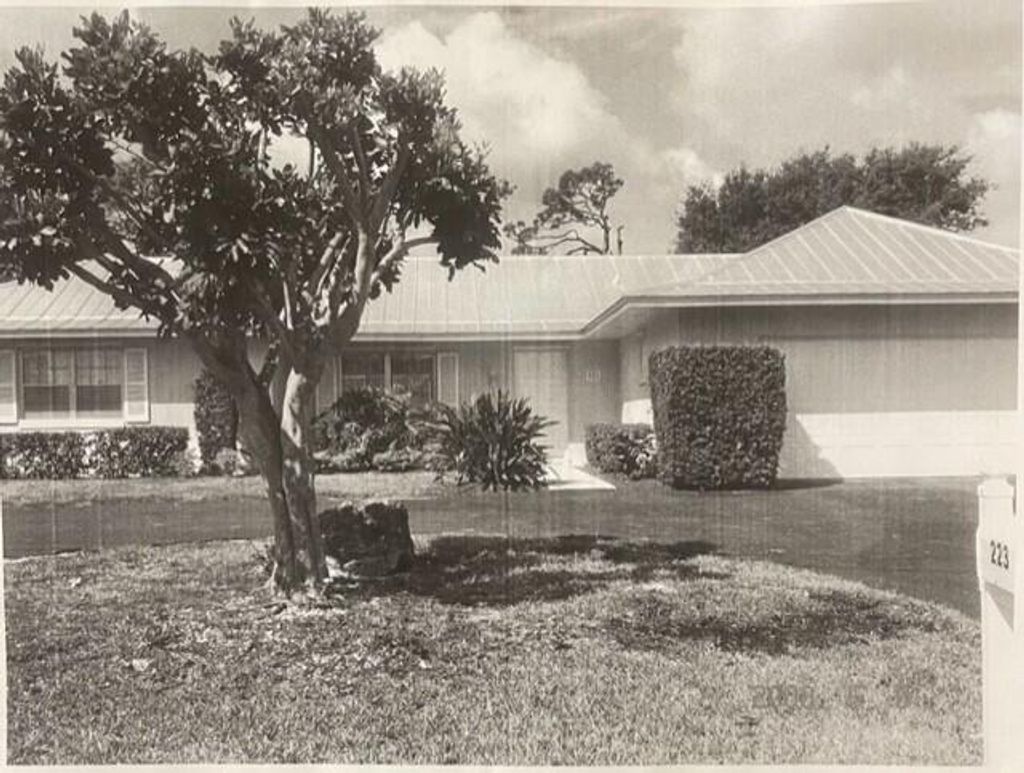 Photo of 223 Golf Club Circle, Tequesta, FL 33469 (MLS # R10875081)