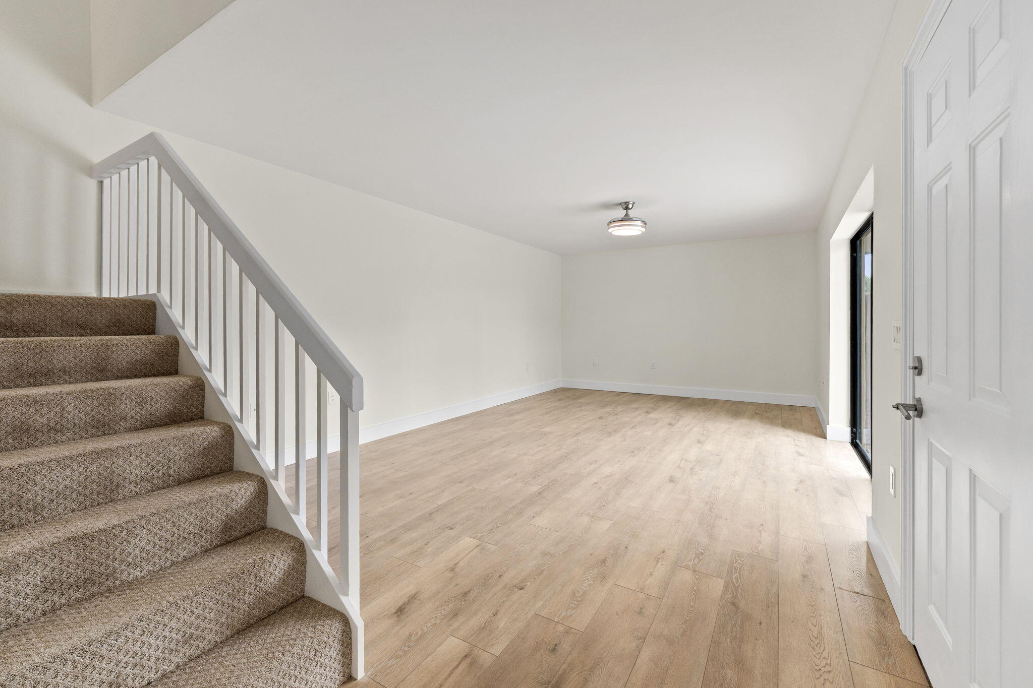 EMERALD LAKES - Residential