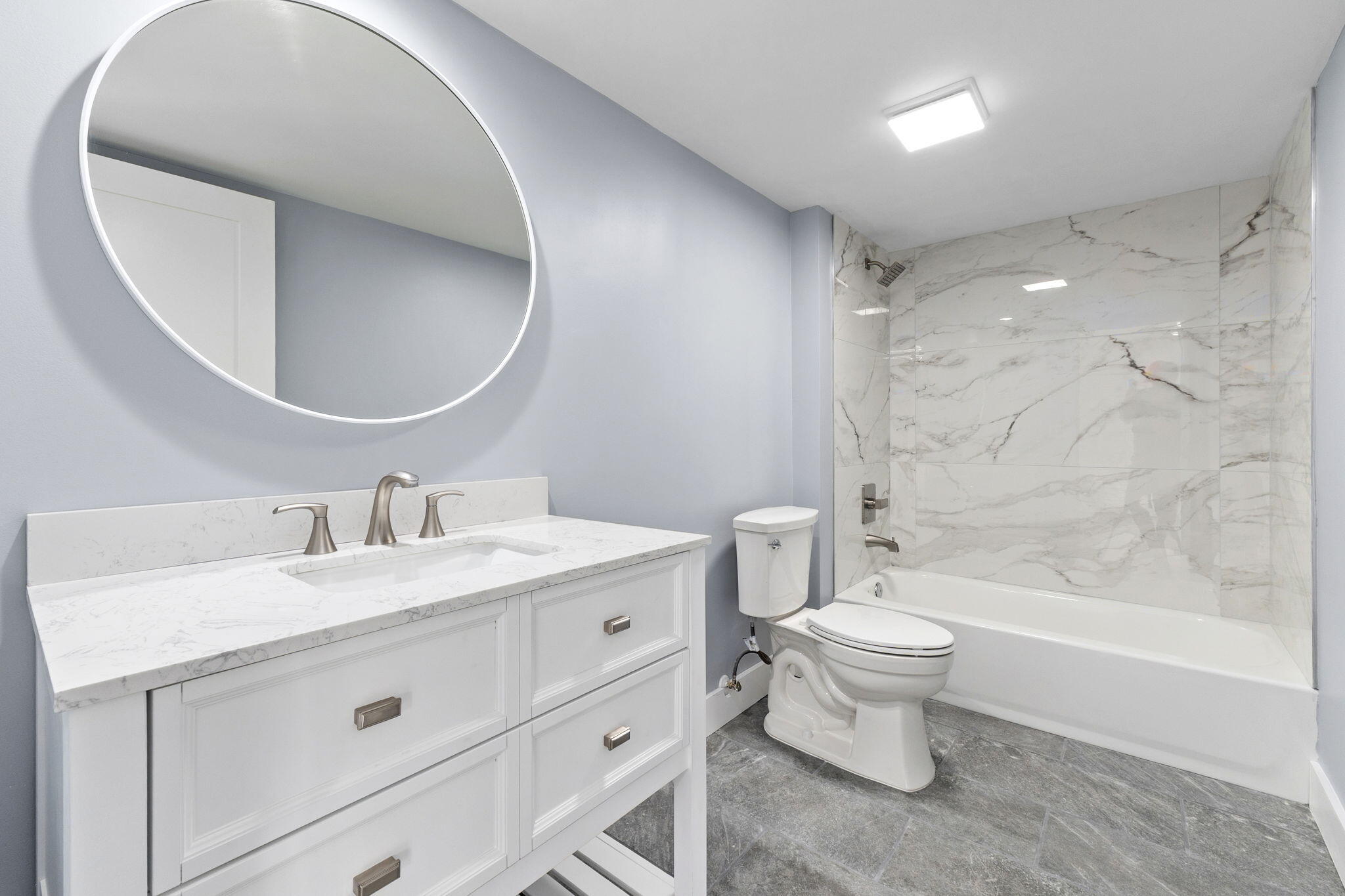 EMERALD LAKES - Residential