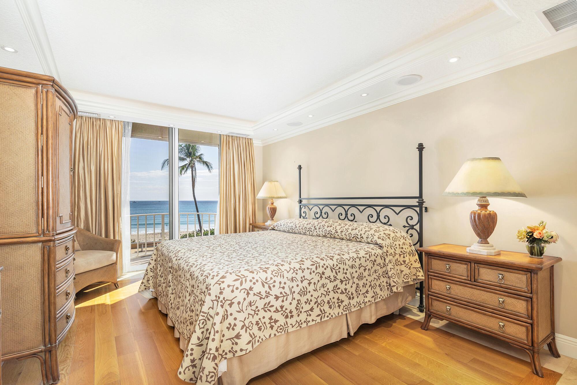 Winthrop House - Residential