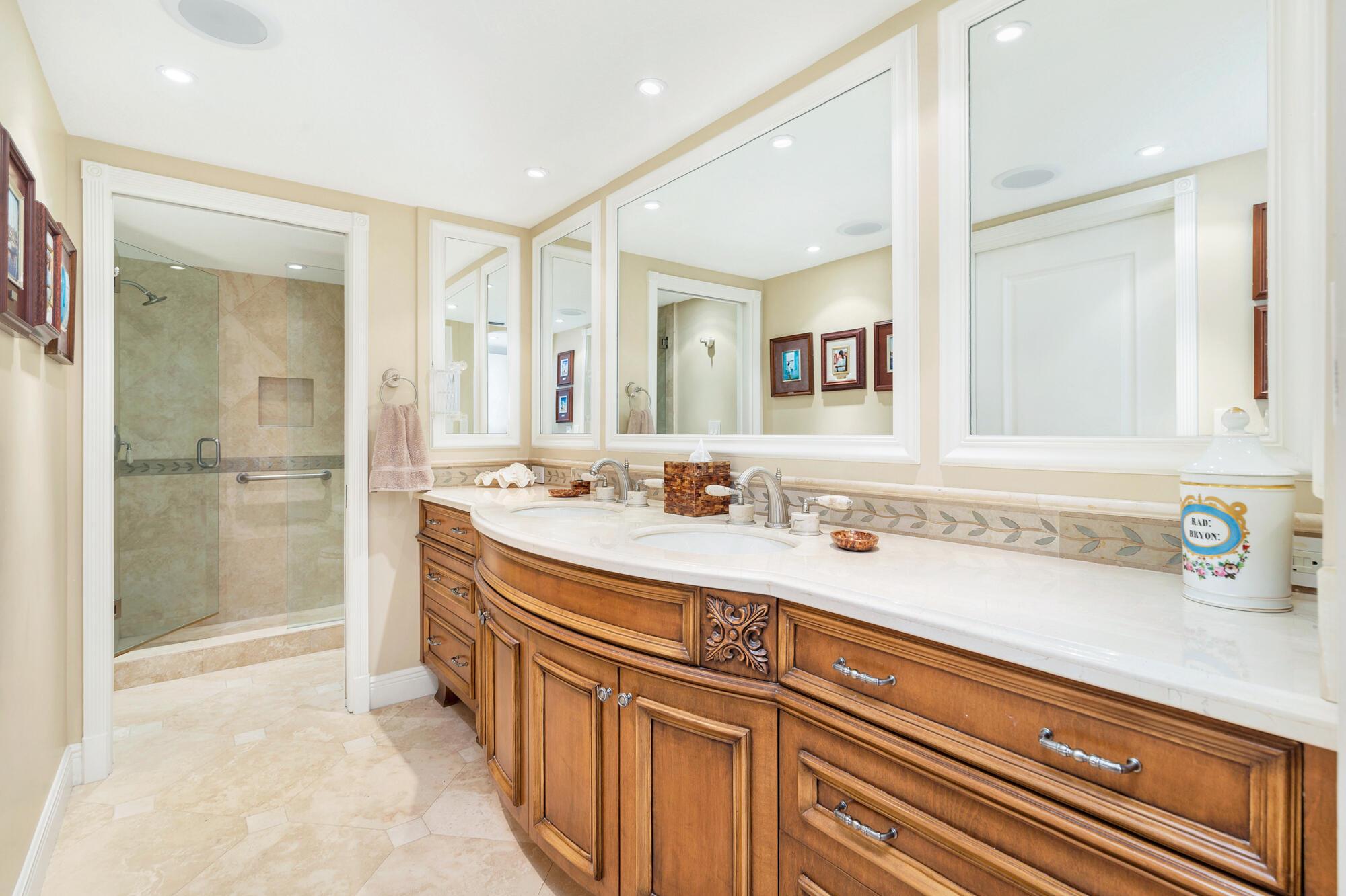 Winthrop House - Residential