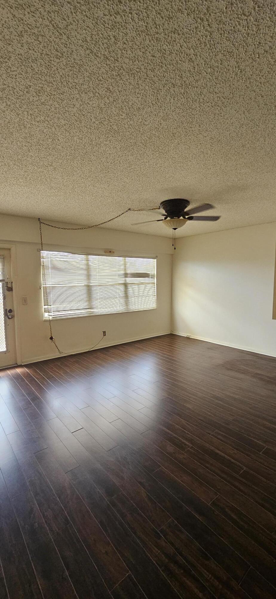 198 E Preston Way 198