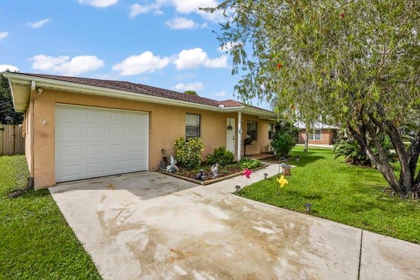 2322 SE BOUNTY AVE, PORT SAINT LUCIE, FL 34952 - Image f71a9a86eaf67f2f1d85a3e5d4d56cc2/1873555964