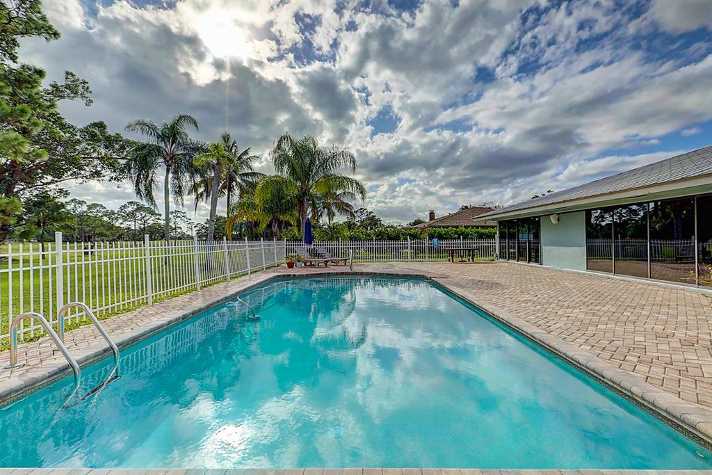 HOLIDAY COUNTRY CLUB ESTA - Residential