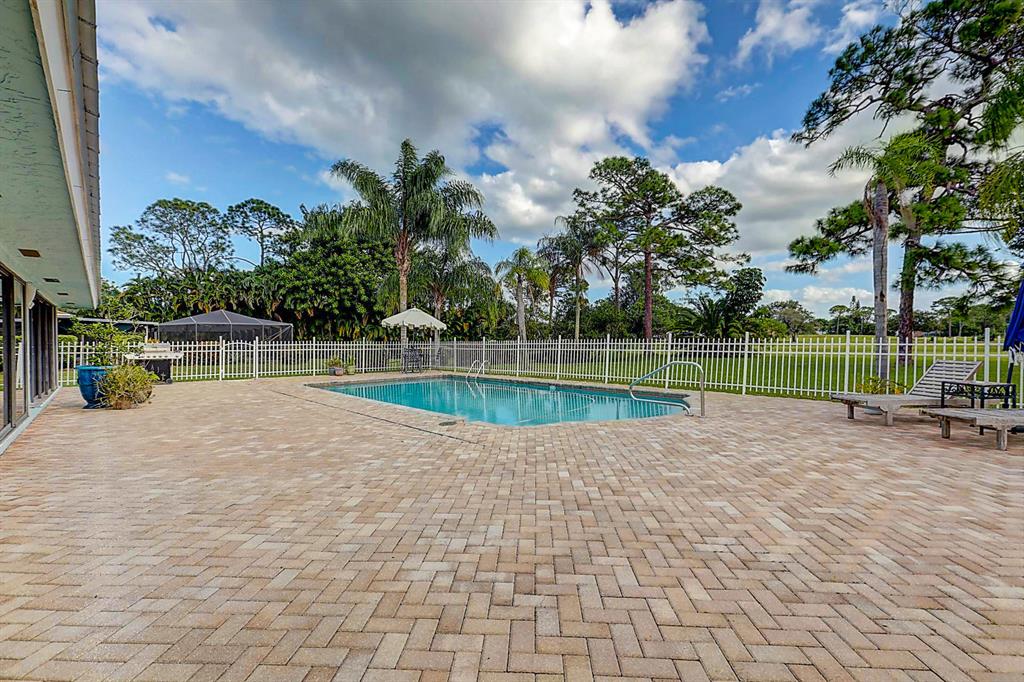 HOLIDAY COUNTRY CLUB ESTA - Residential