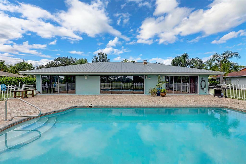 HOLIDAY COUNTRY CLUB ESTA - Residential