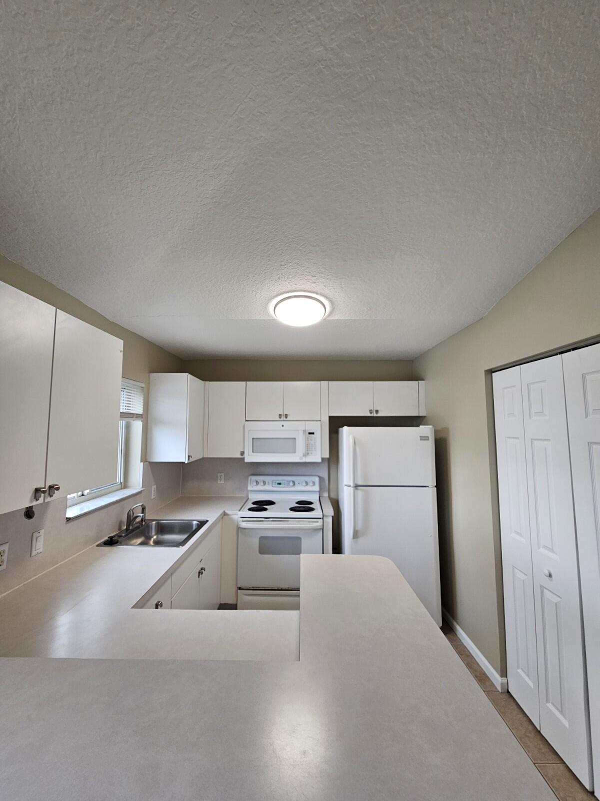 COVE AT BRIAR BAY CONDO - Residential