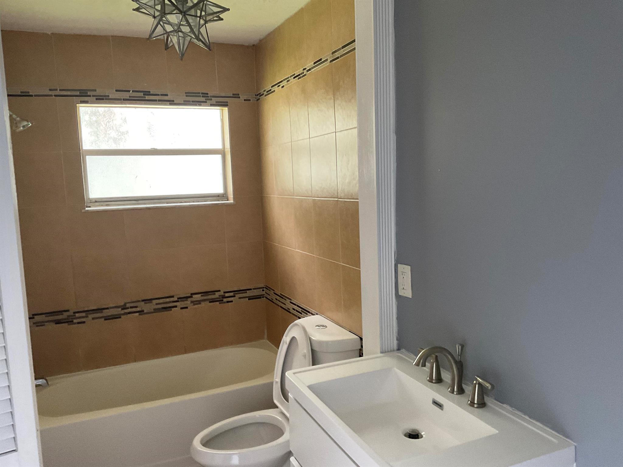 CLOISTER POINTE CONDO - Residential Lease