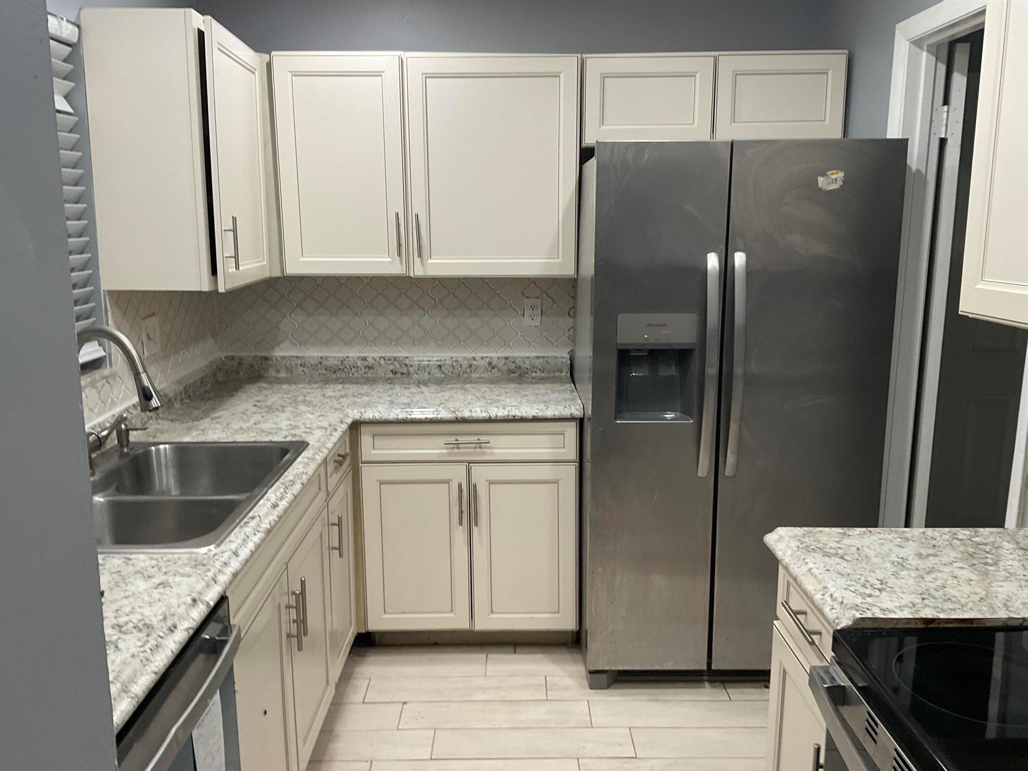 CLOISTER POINTE CONDO - Residential Lease