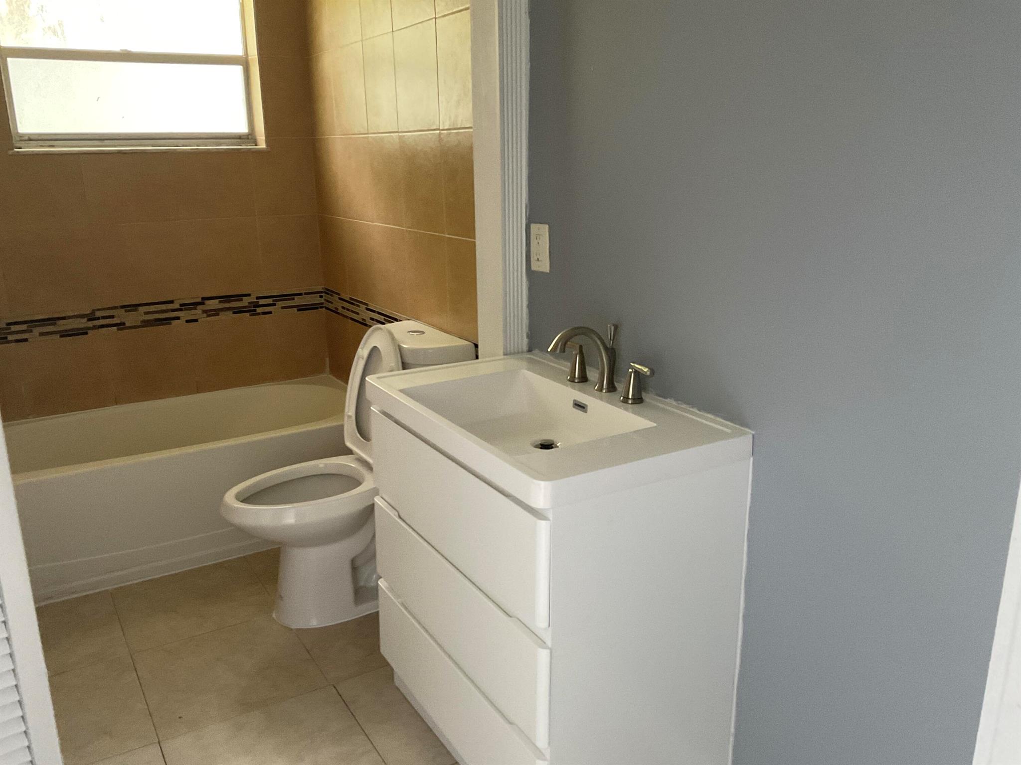 CLOISTER POINTE CONDO - Residential Lease