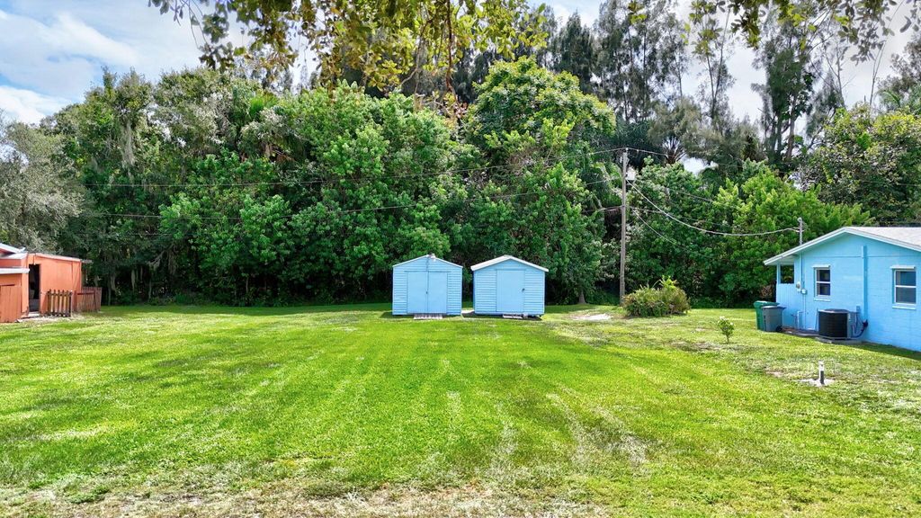 Photo of 907 Buckeye Drive, Fort Pierce, FL 34982 (MLS # R11126458)