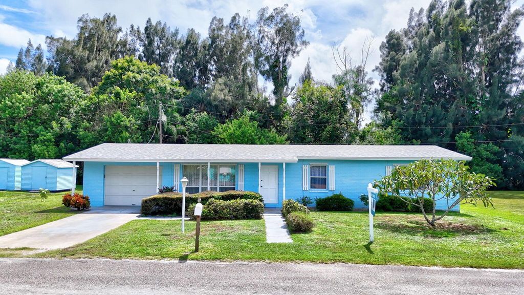 Photo of 907 Buckeye Drive, Fort Pierce, FL 34982 (MLS # R11126458)