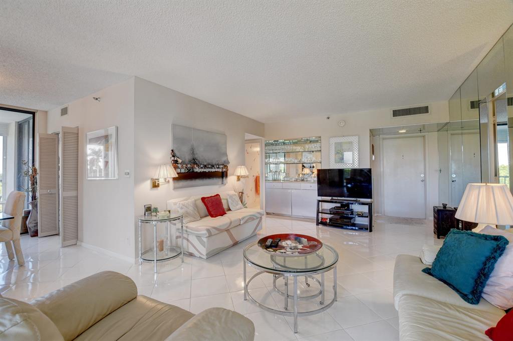 WILLOW WOOD - Residential