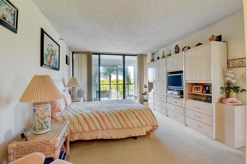 WILLOW WOOD - Residential