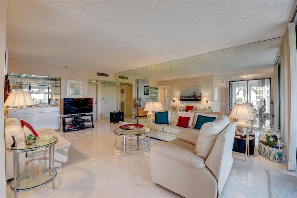 WILLOW WOOD - Residential