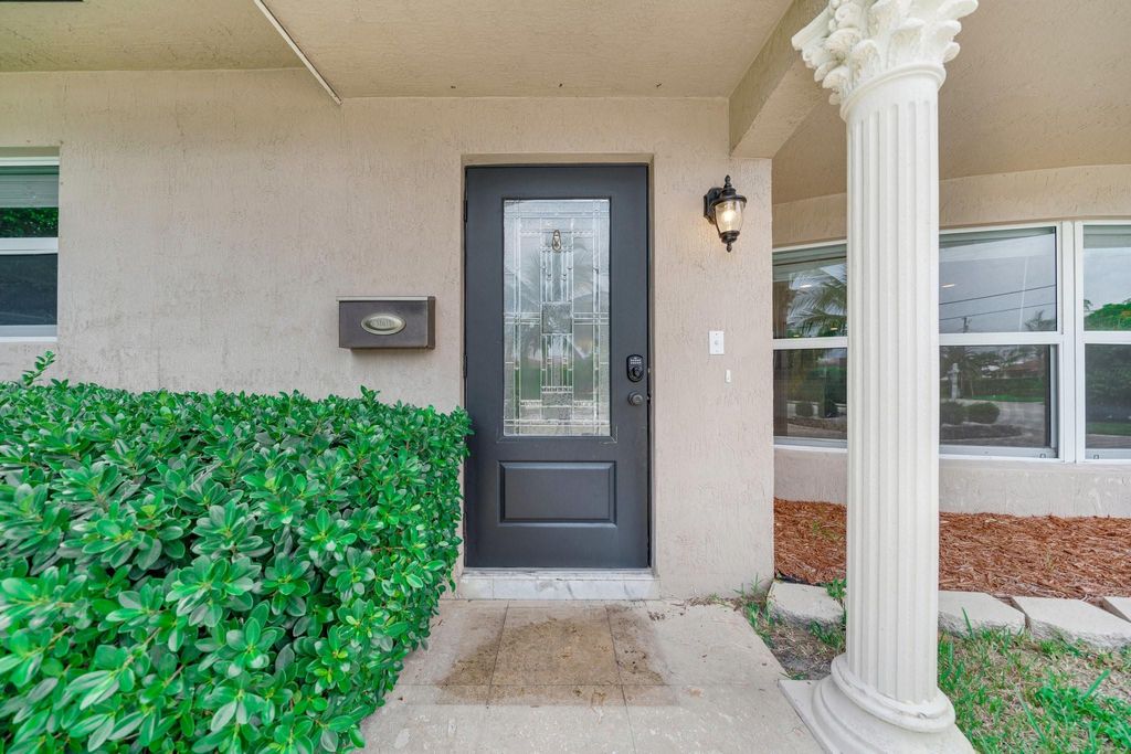 Photo of 4021 Bayview Drive, Fort Lauderdale, FL 33308 (MLS # F10472207)