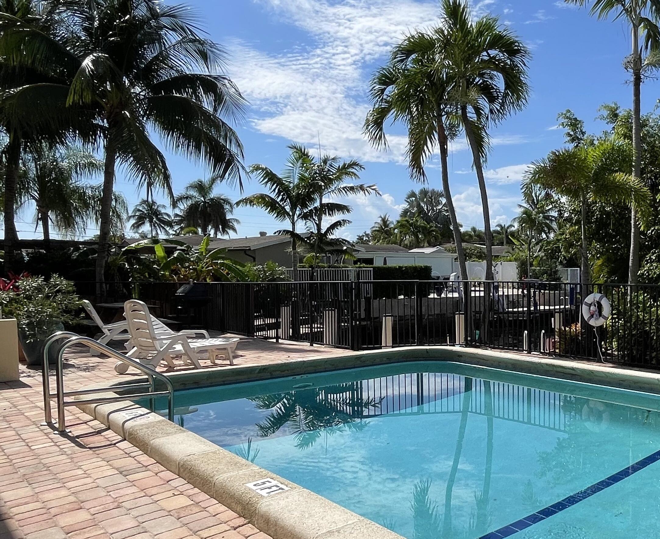 410 SW 15th Street 105