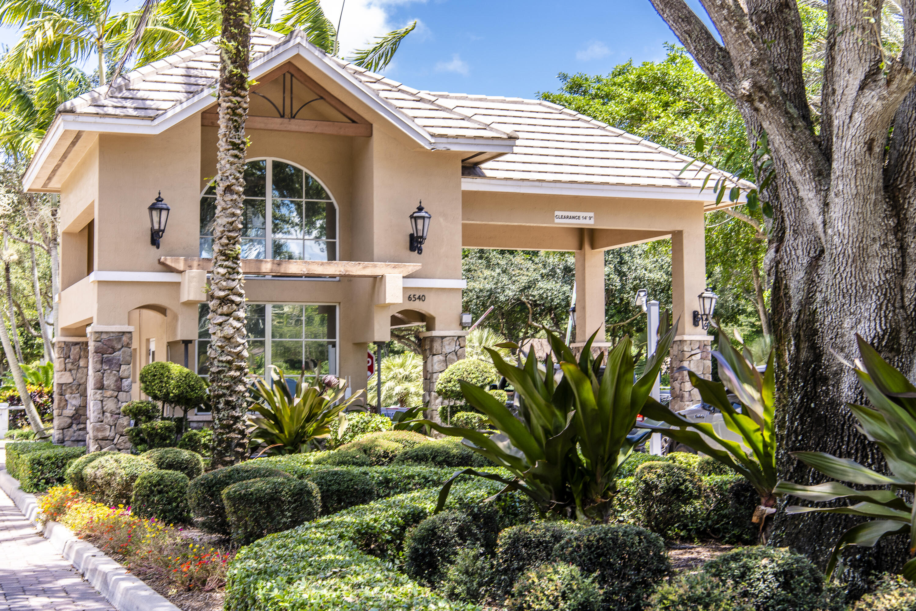 CYPRESS HEAD - Residential