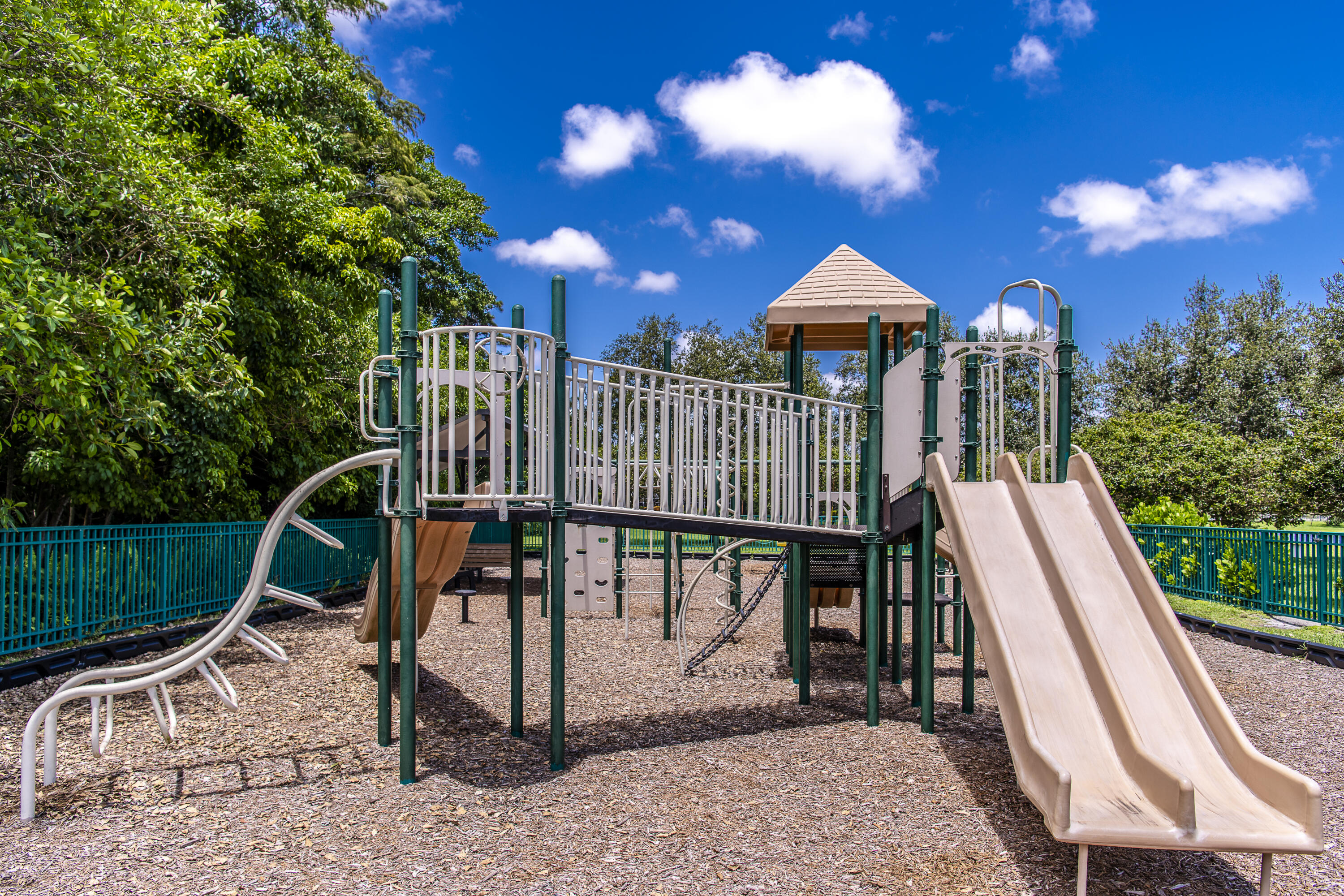 CYPRESS HEAD - Residential