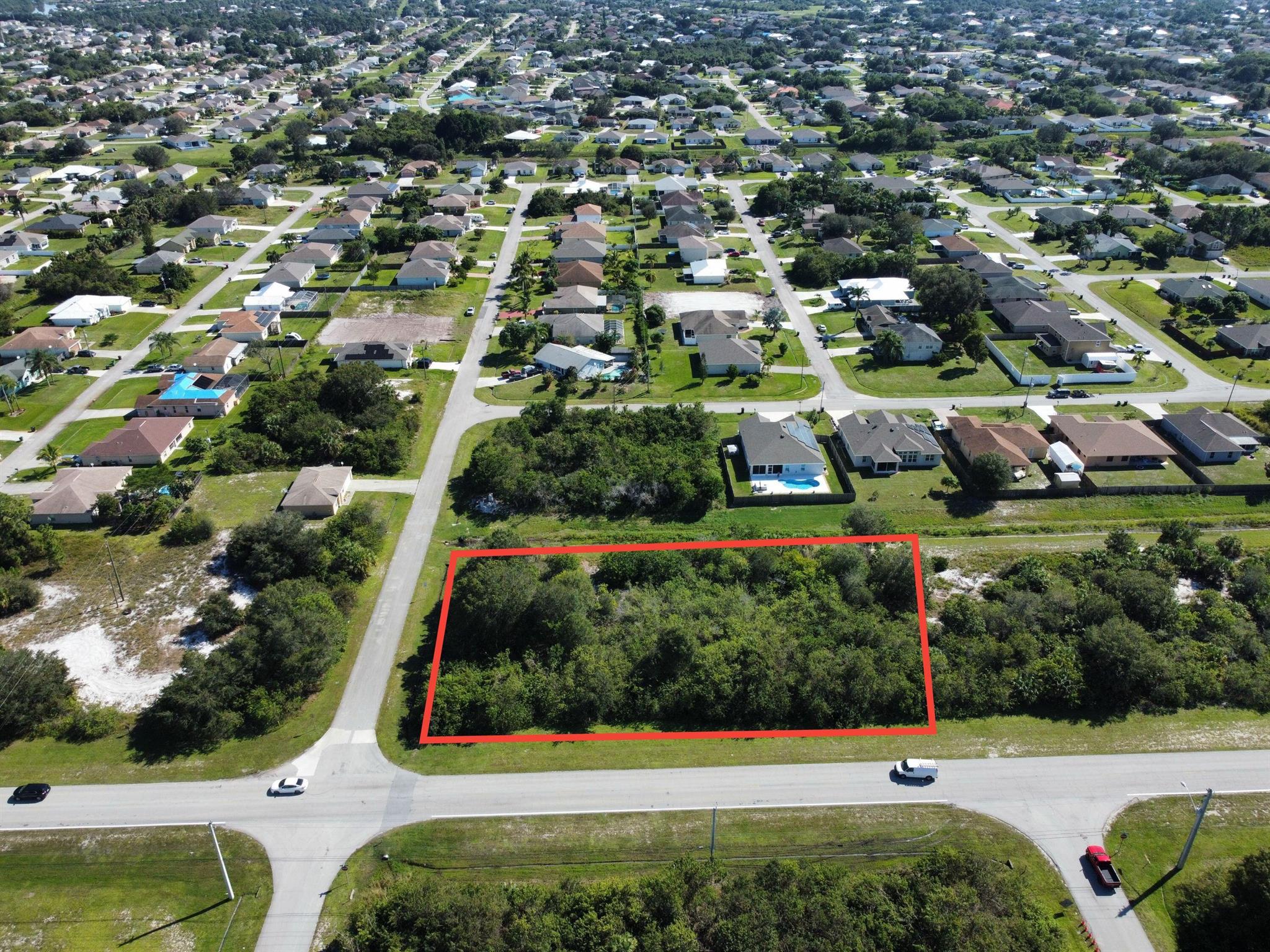 Three lots (PID for only one in listing). Proposed Medical/Professional Office on 3 lots (31,500 Square feet). Two bays -- Suite 1: 2,362 SF gross, Suite 2: 2,596 SF gross. 4.958 SF total. Possible owner financing. Entitlement process started.