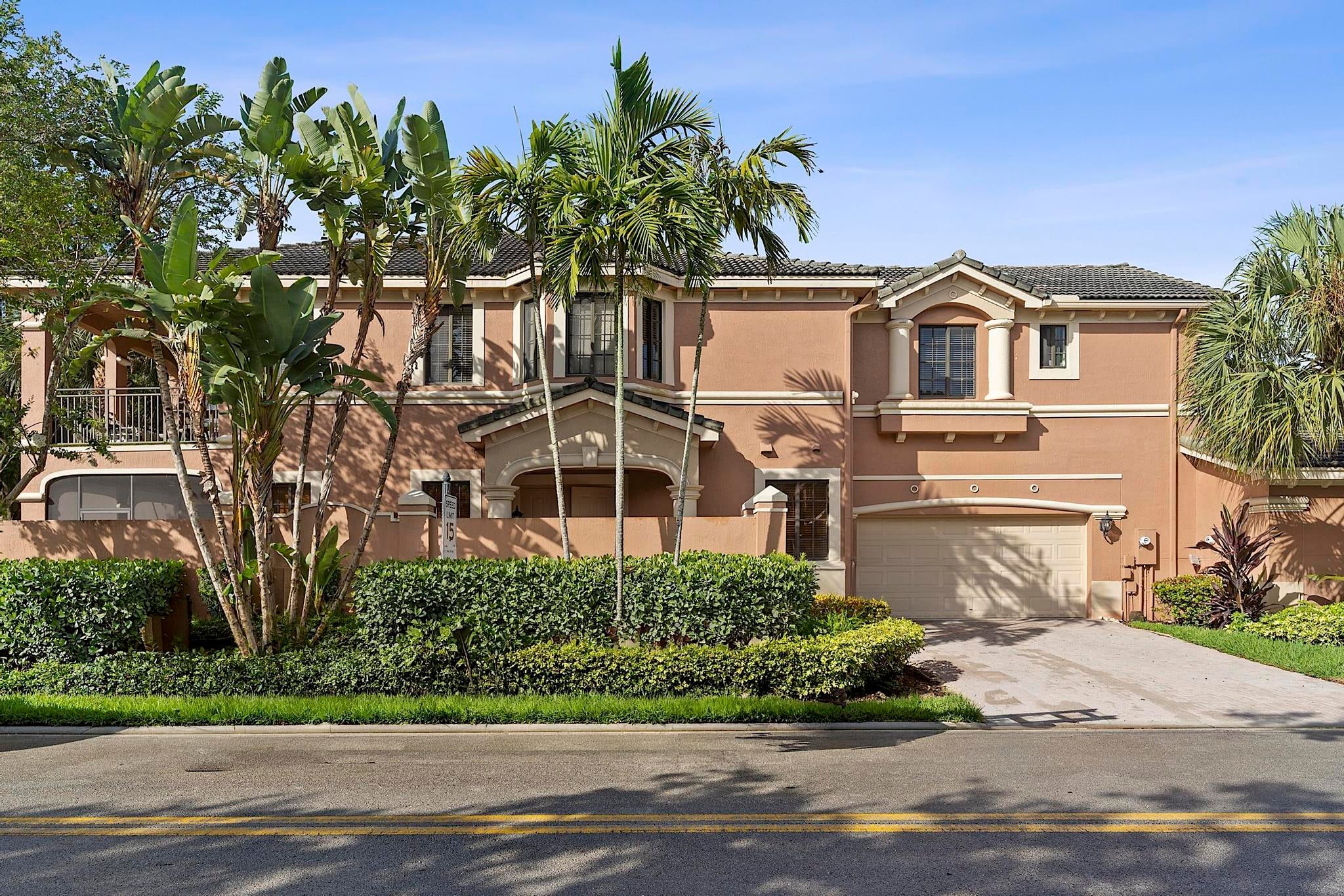 2742 Kinsington Circle