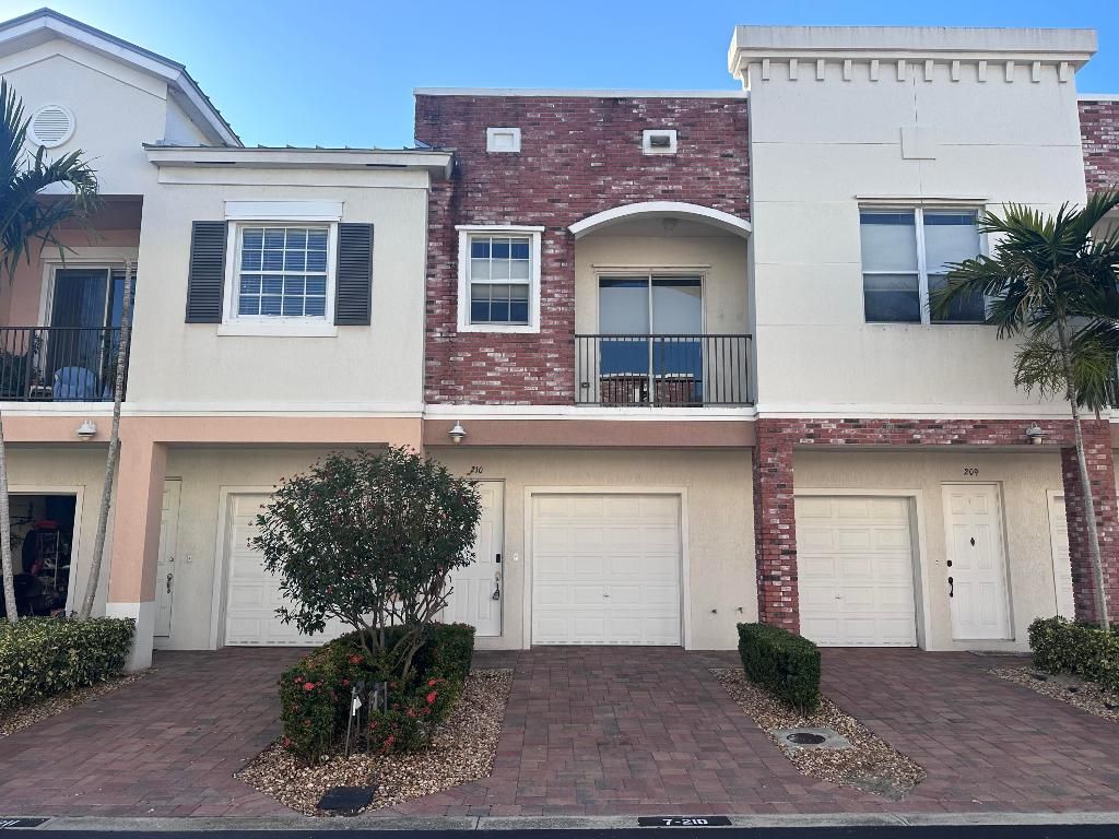 Photo of 10320 SW Stephanie Way #7210, Port Saint Lucie, FL 34987 (MLS # R11135326)