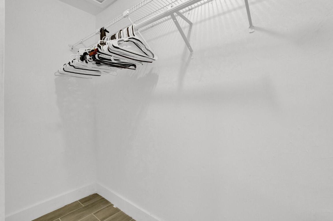 CRESTHAVEN - Residential