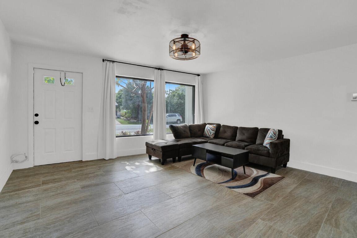 CRESTHAVEN - Residential