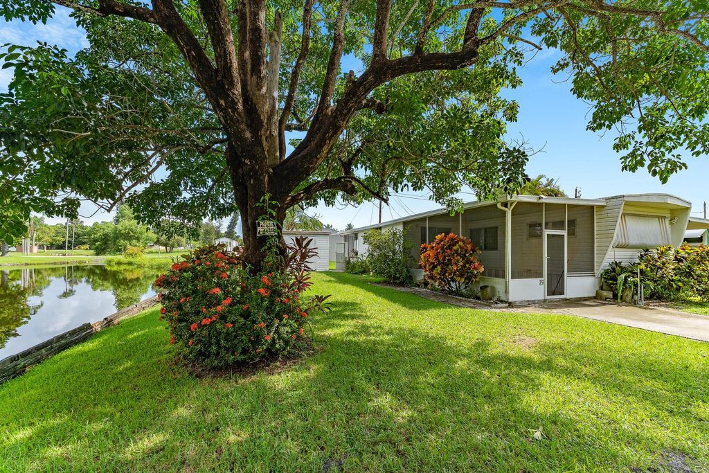 Photo of 79 NE 15th Street, Stuart, FL 34994 (MLS # R10907864)