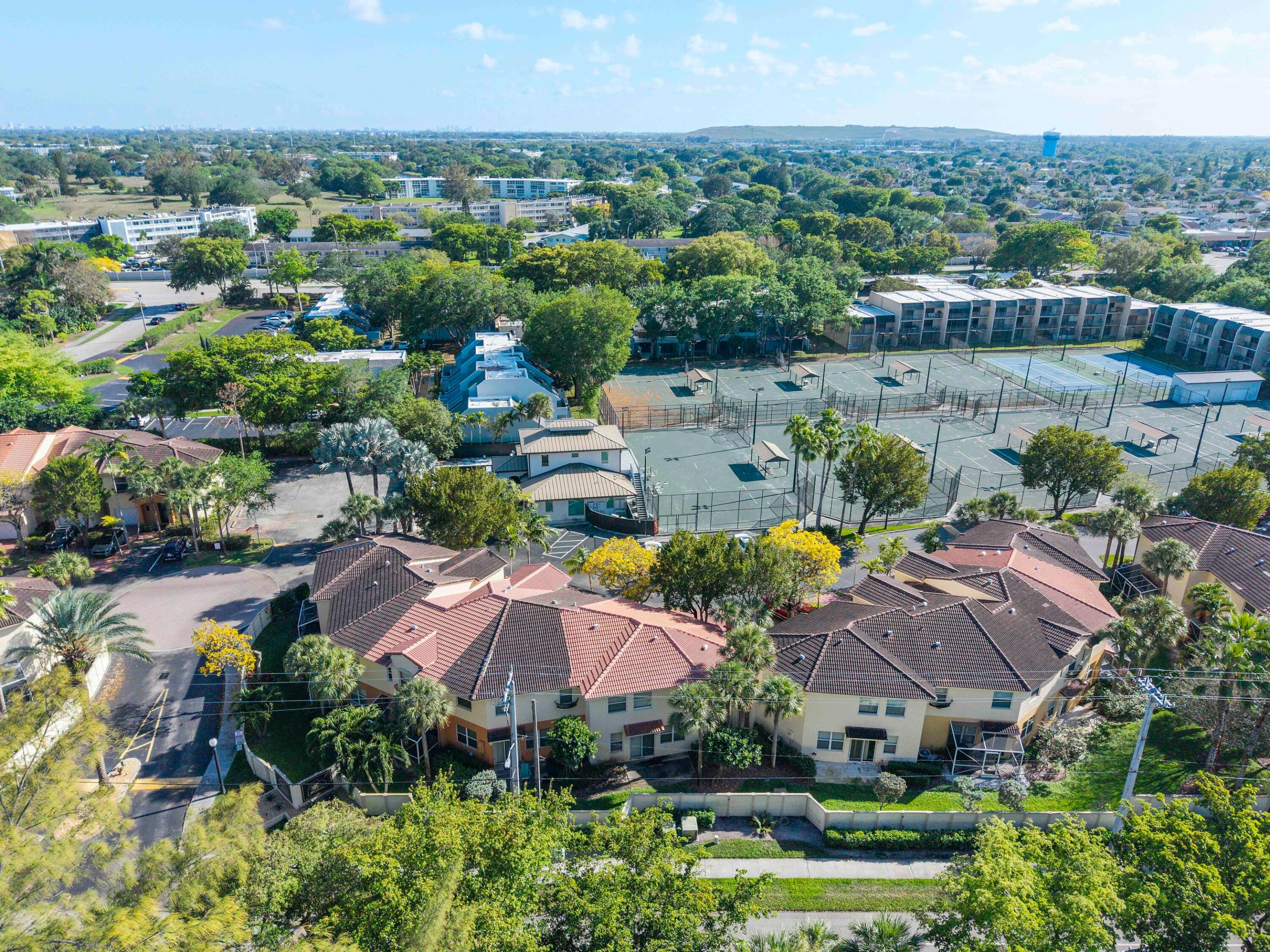 RACQUET CLUB OF DEER CREEK - Residential