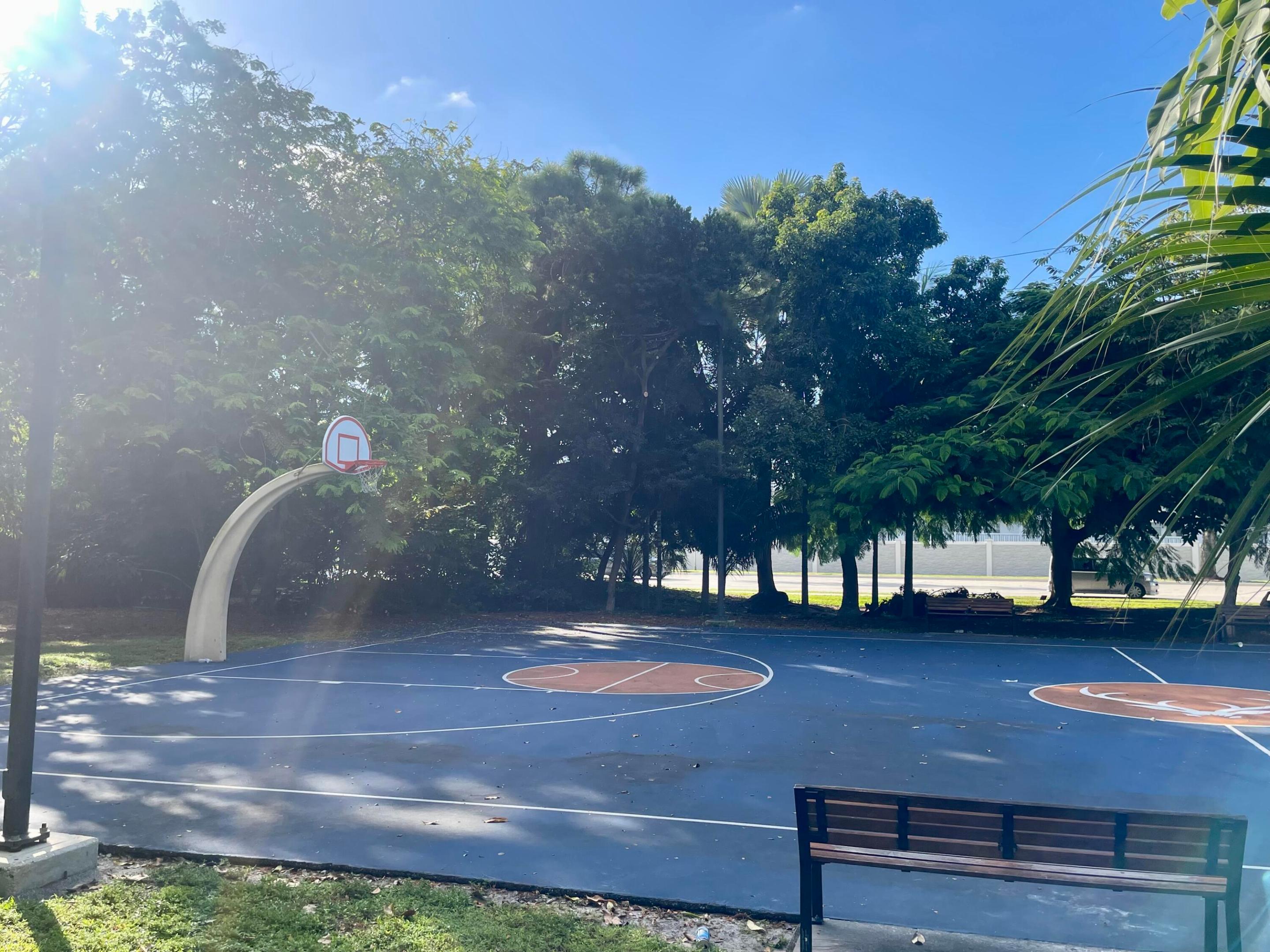 RACQUET CLUB OF DEER CREEK - Residential