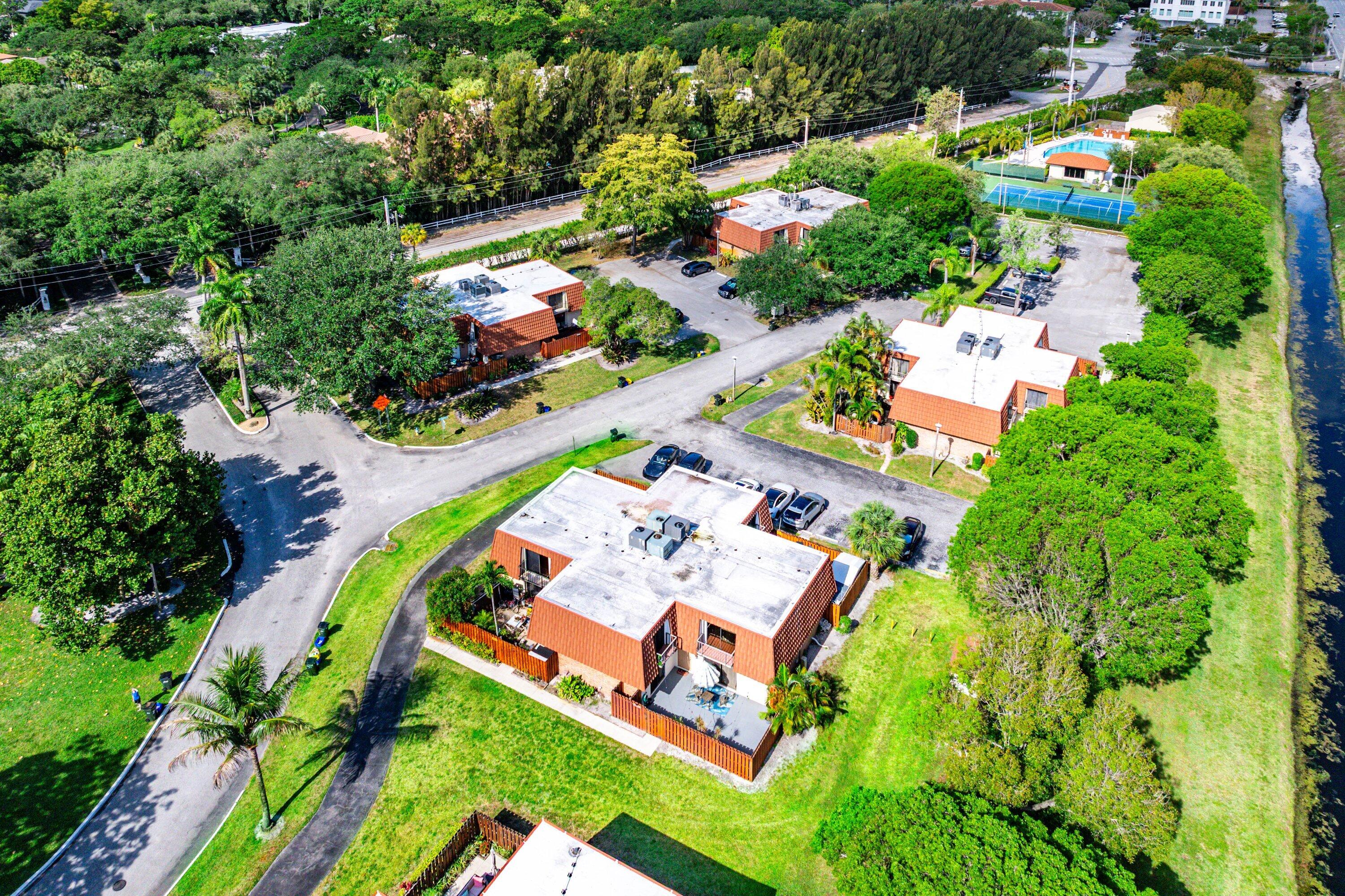 SPANISH WELLS CONDO II - Residential