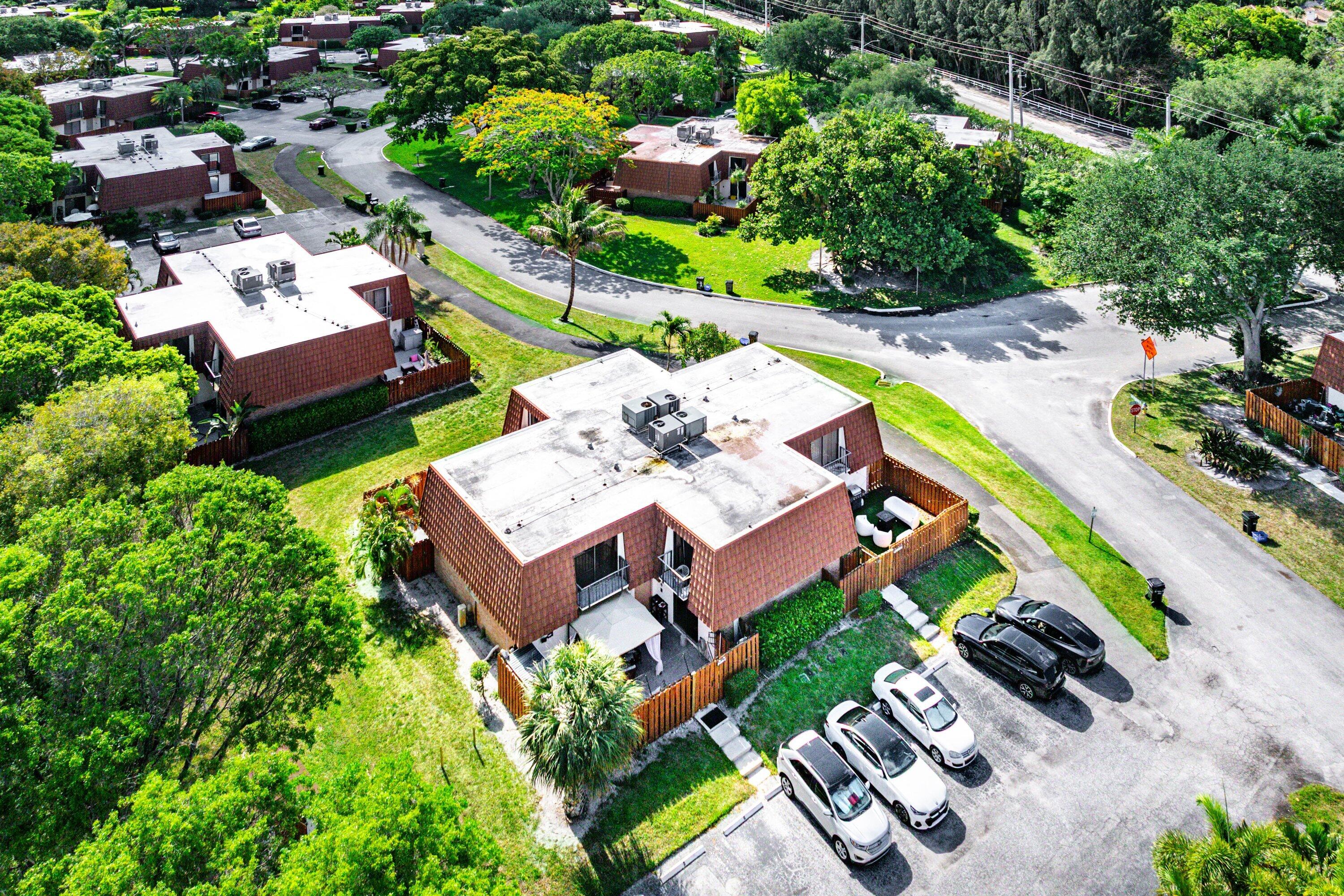 SPANISH WELLS CONDO II - Residential