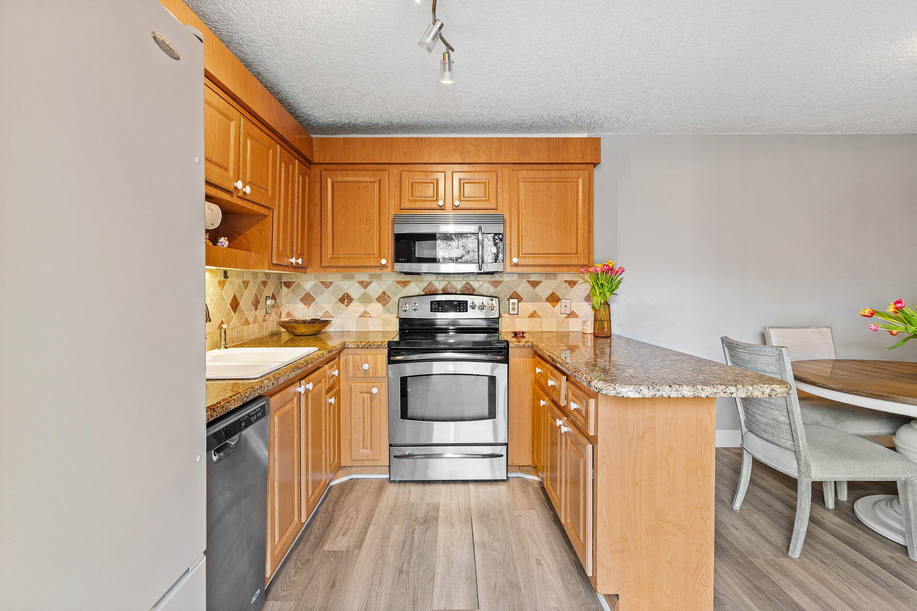 SPANISH WELLS CONDO II - Residential