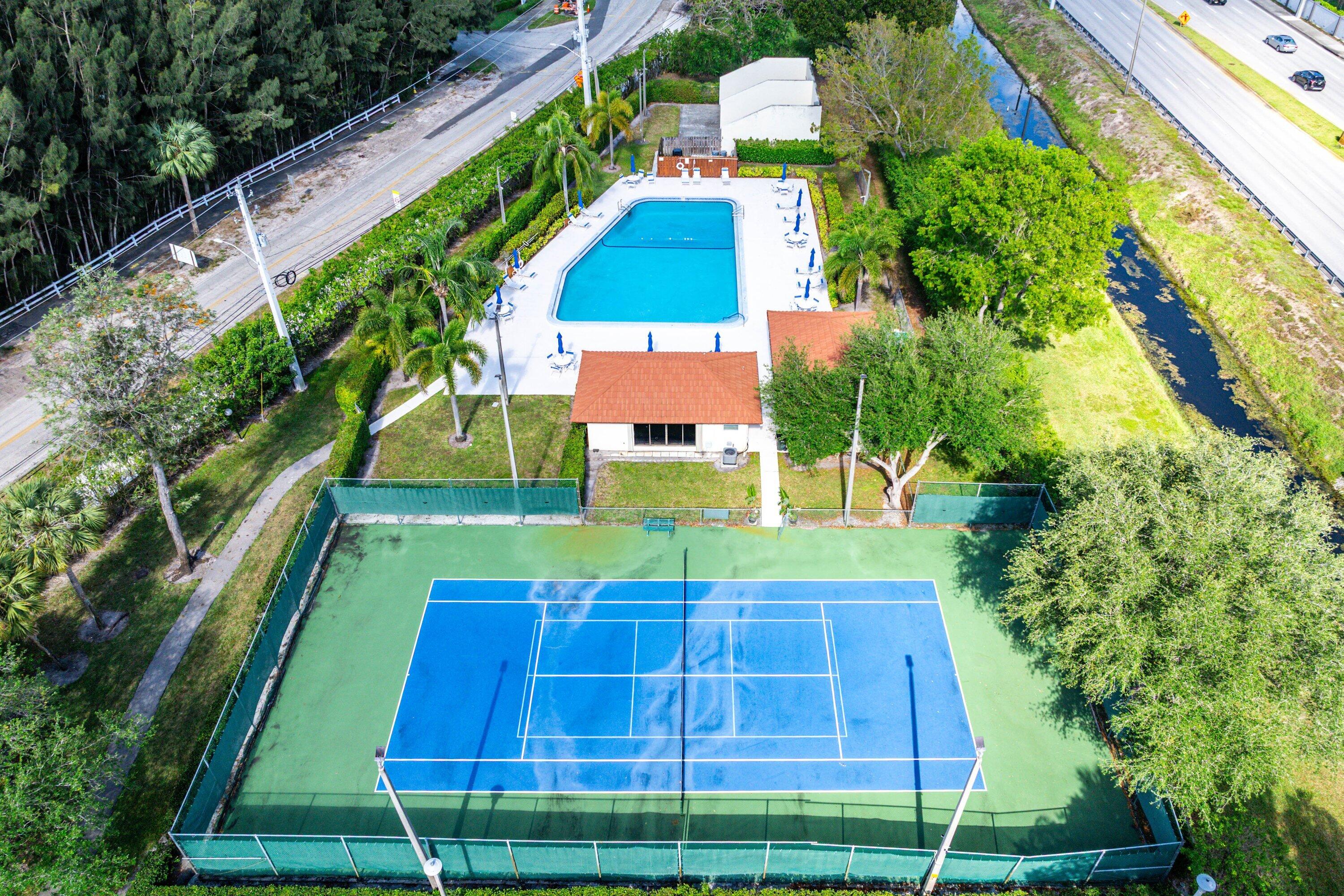 SPANISH WELLS CONDO II - Residential