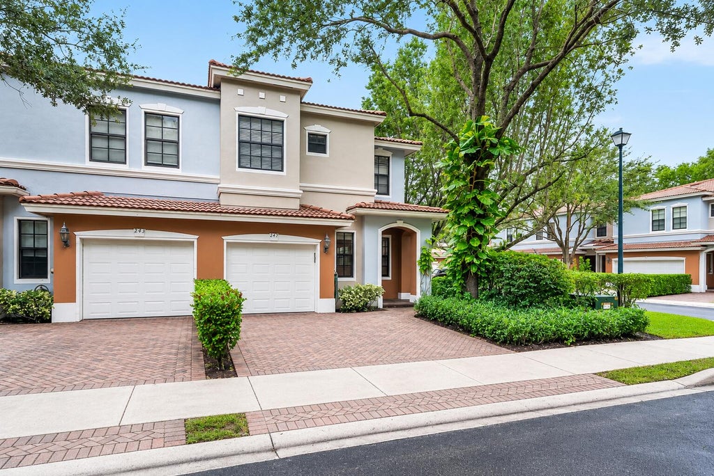 Photo of 247 W Chrystie Circle, Delray Beach, FL 33484 (MLS # B26086782)
