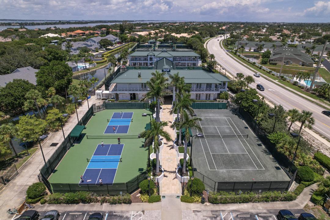 Sandy Pointe - Residential