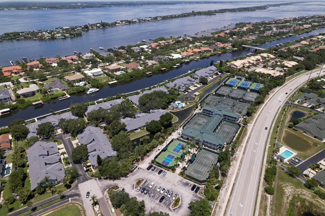 Sandy Pointe - Residential