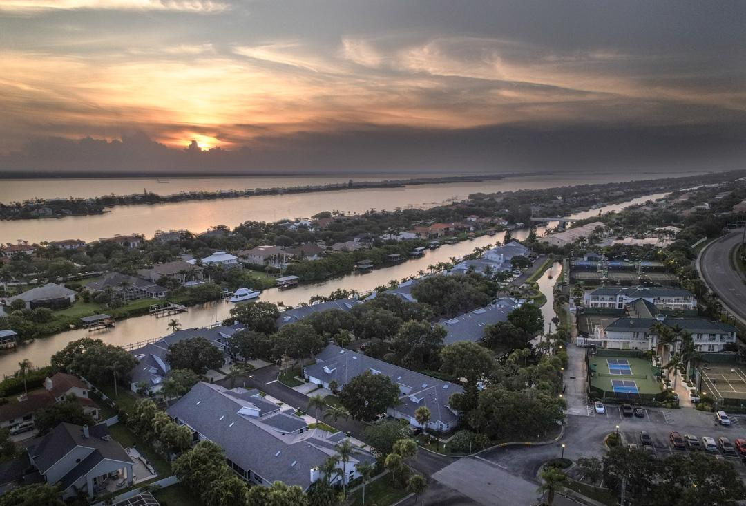 Sandy Pointe - Residential