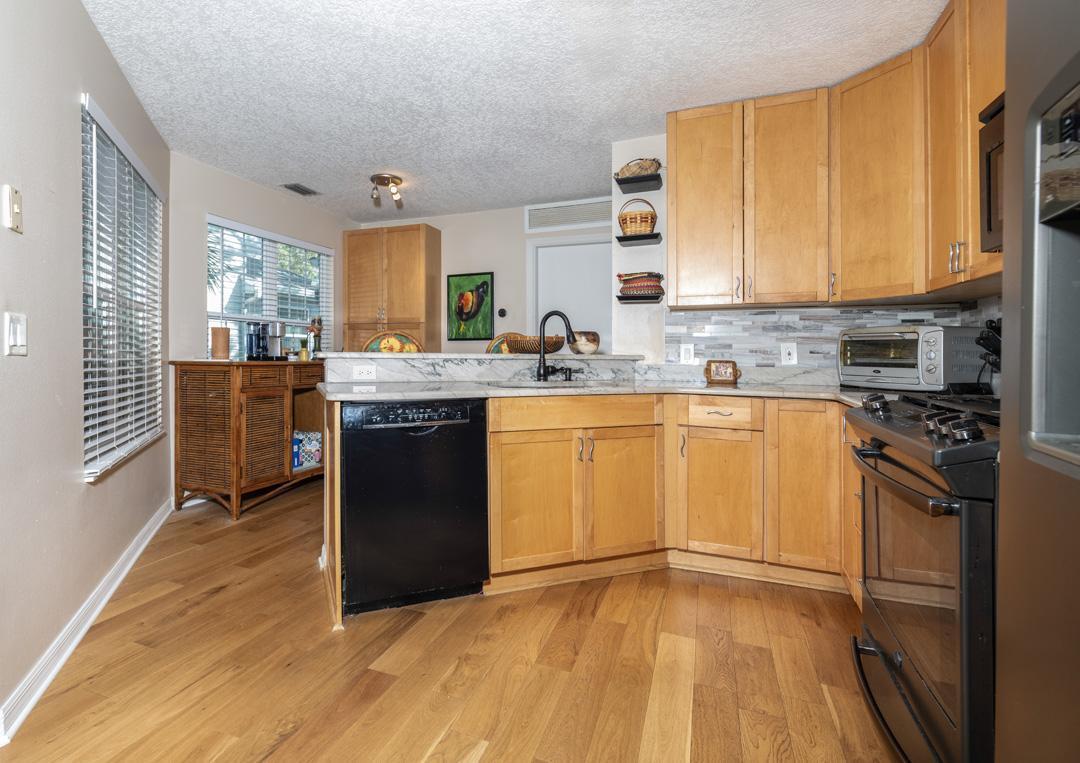 Sandy Pointe - Residential