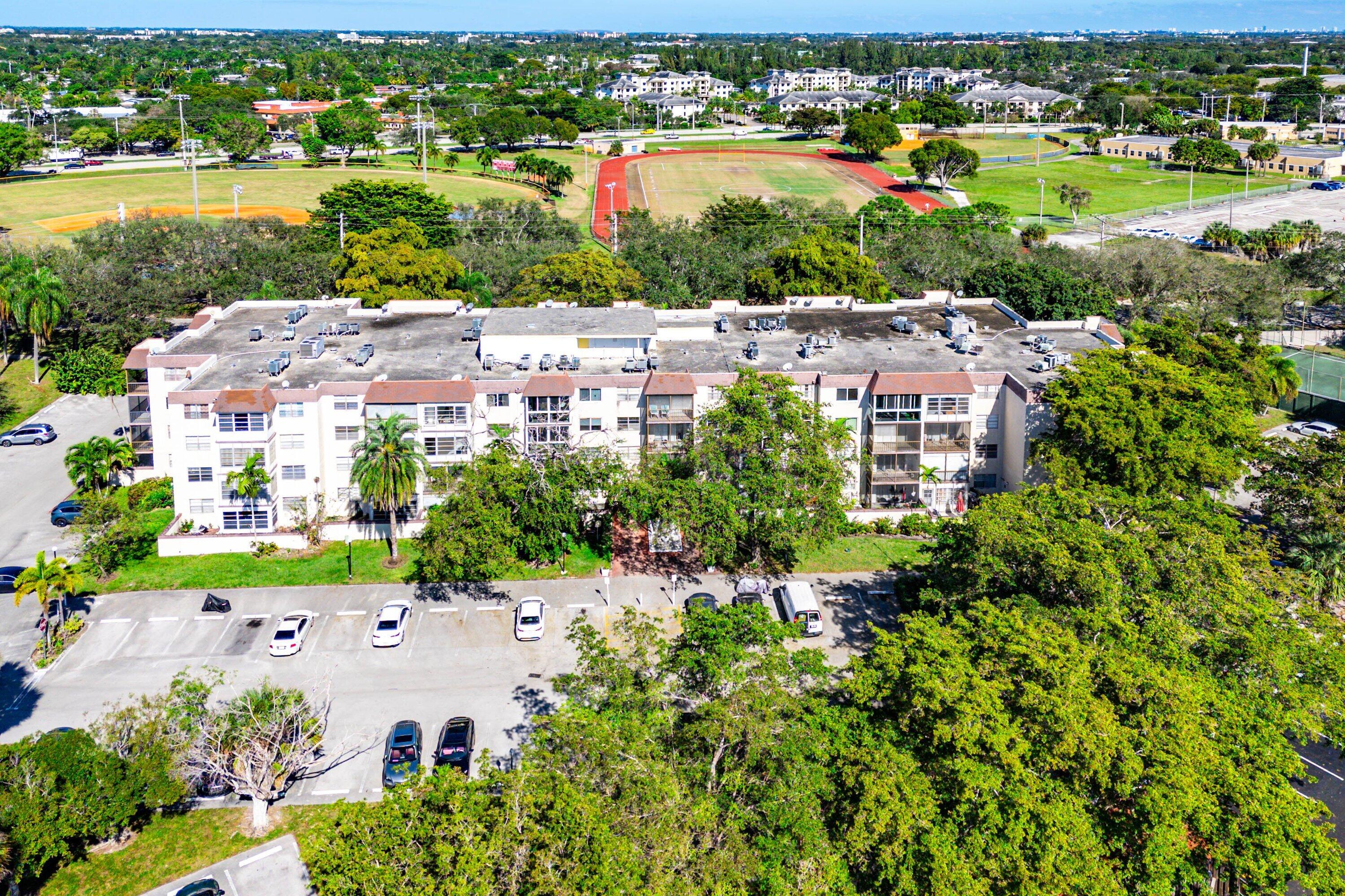 OMEGA CONDO NO 1 - Residential