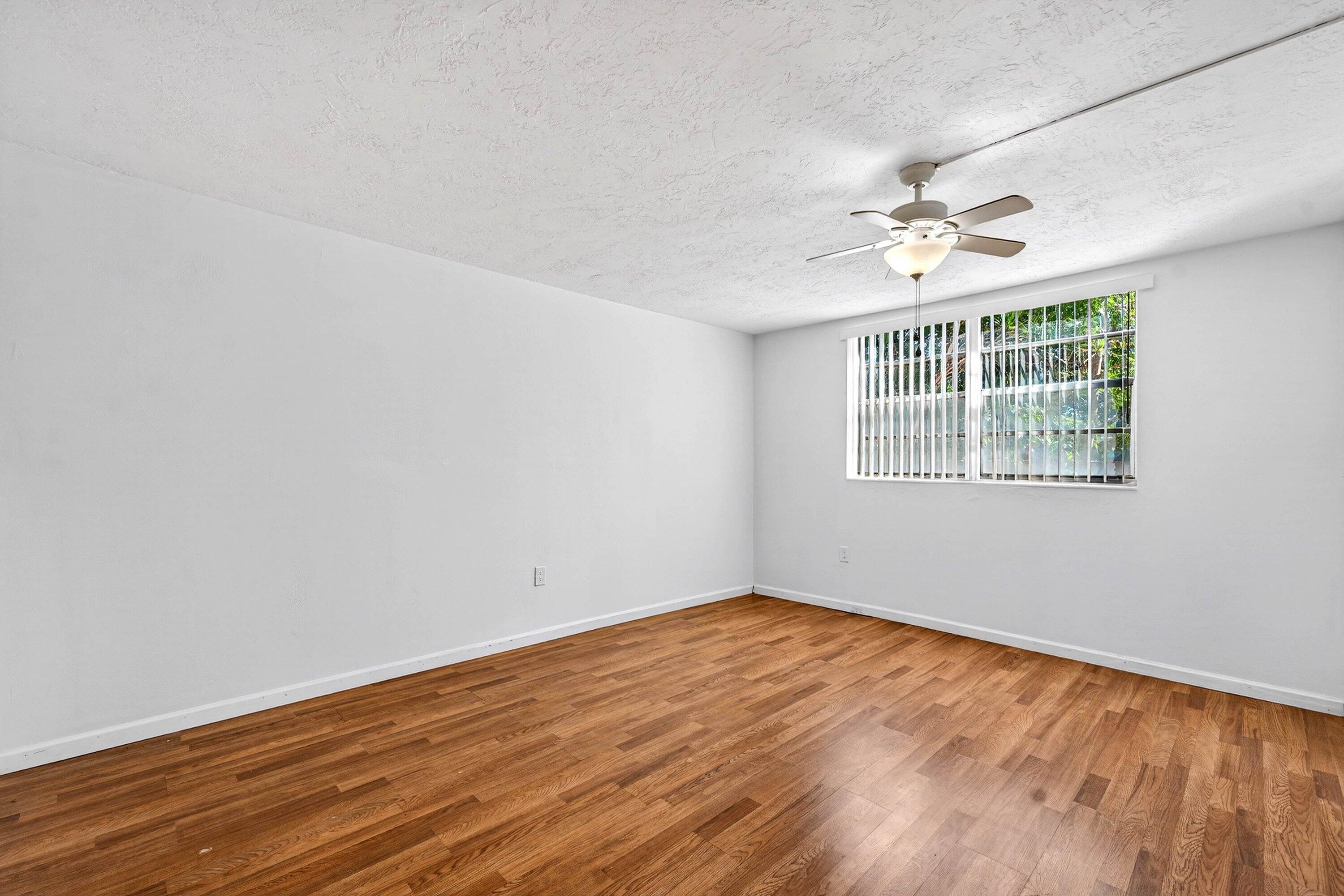 OMEGA CONDO NO 1 - Residential