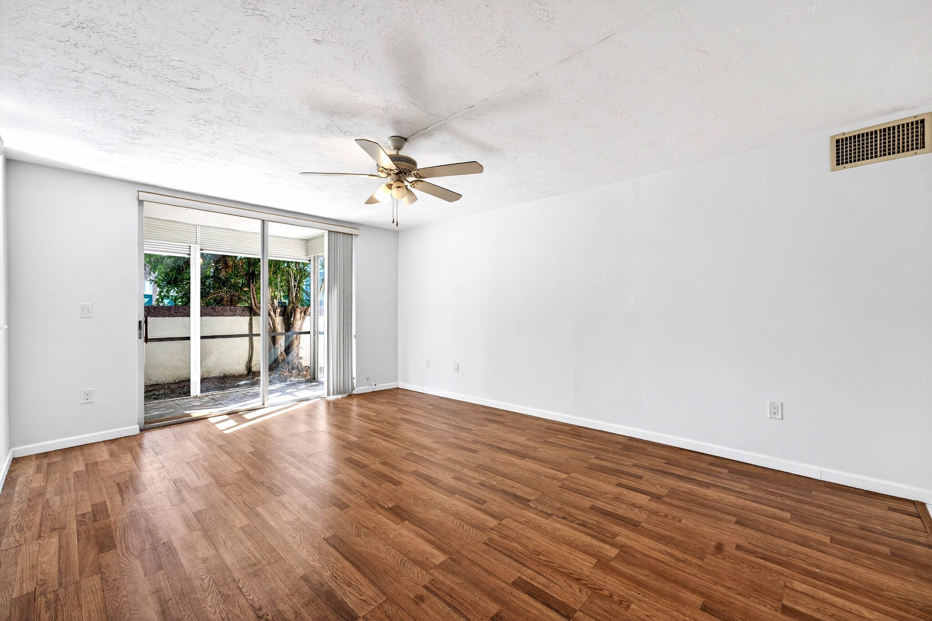 OMEGA CONDO NO 1 - Residential