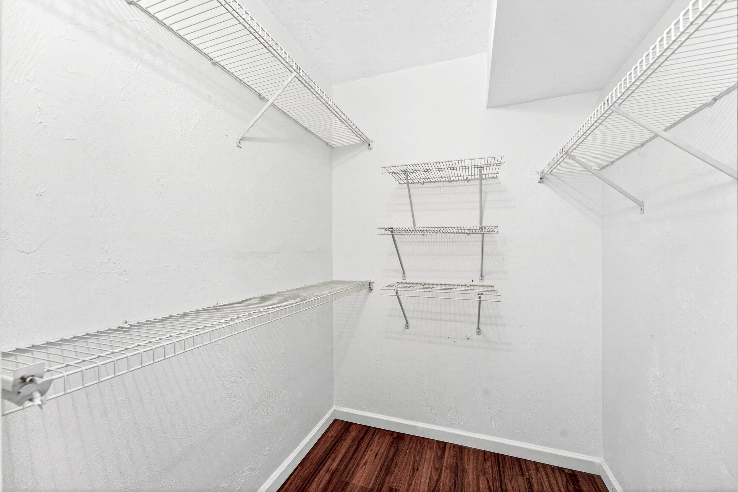 OMEGA CONDO NO 1 - Residential